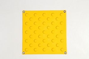 Тактильная плитка ТПУ с люверсами 500х500х6мм конус шахматка  с клеевой основой